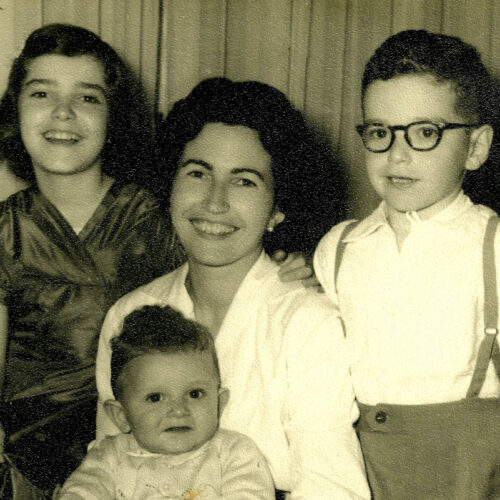 daniela-sallet-producoes-substantivo-feminino-arquivo-giselda-castro-e-filhos-1959